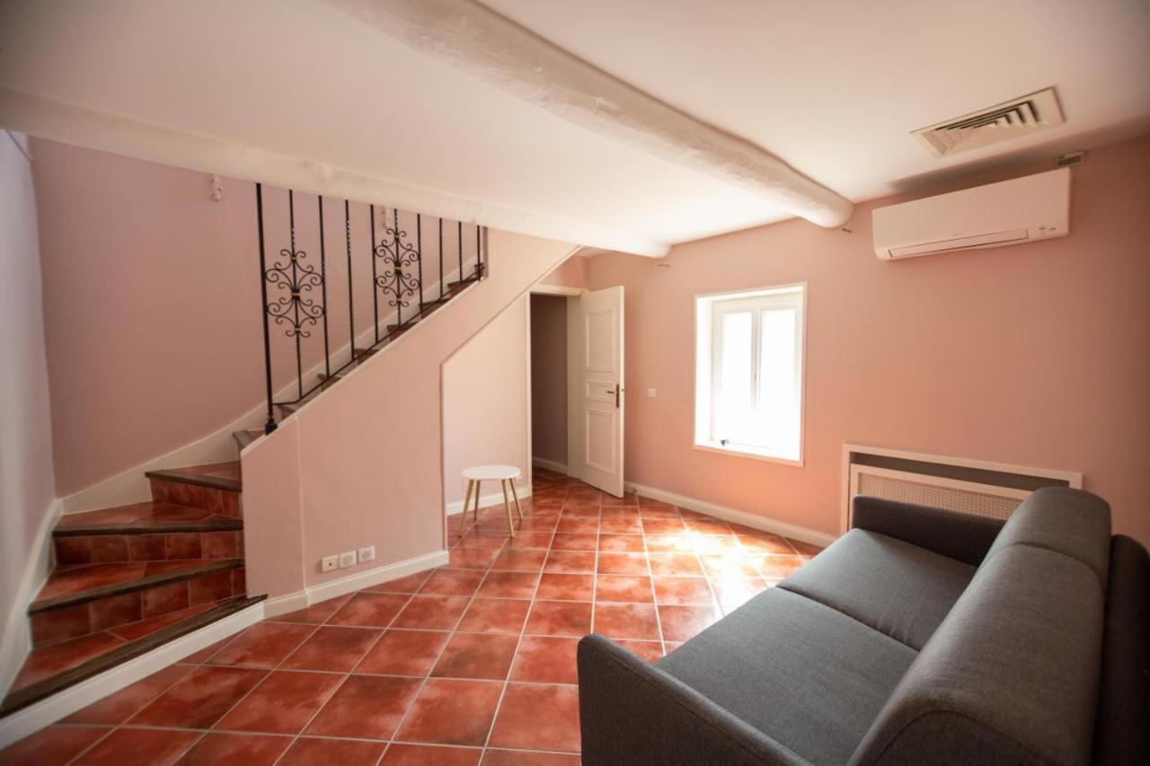 Les Frenes En Provence-Chateau Zen Avignon Room photo