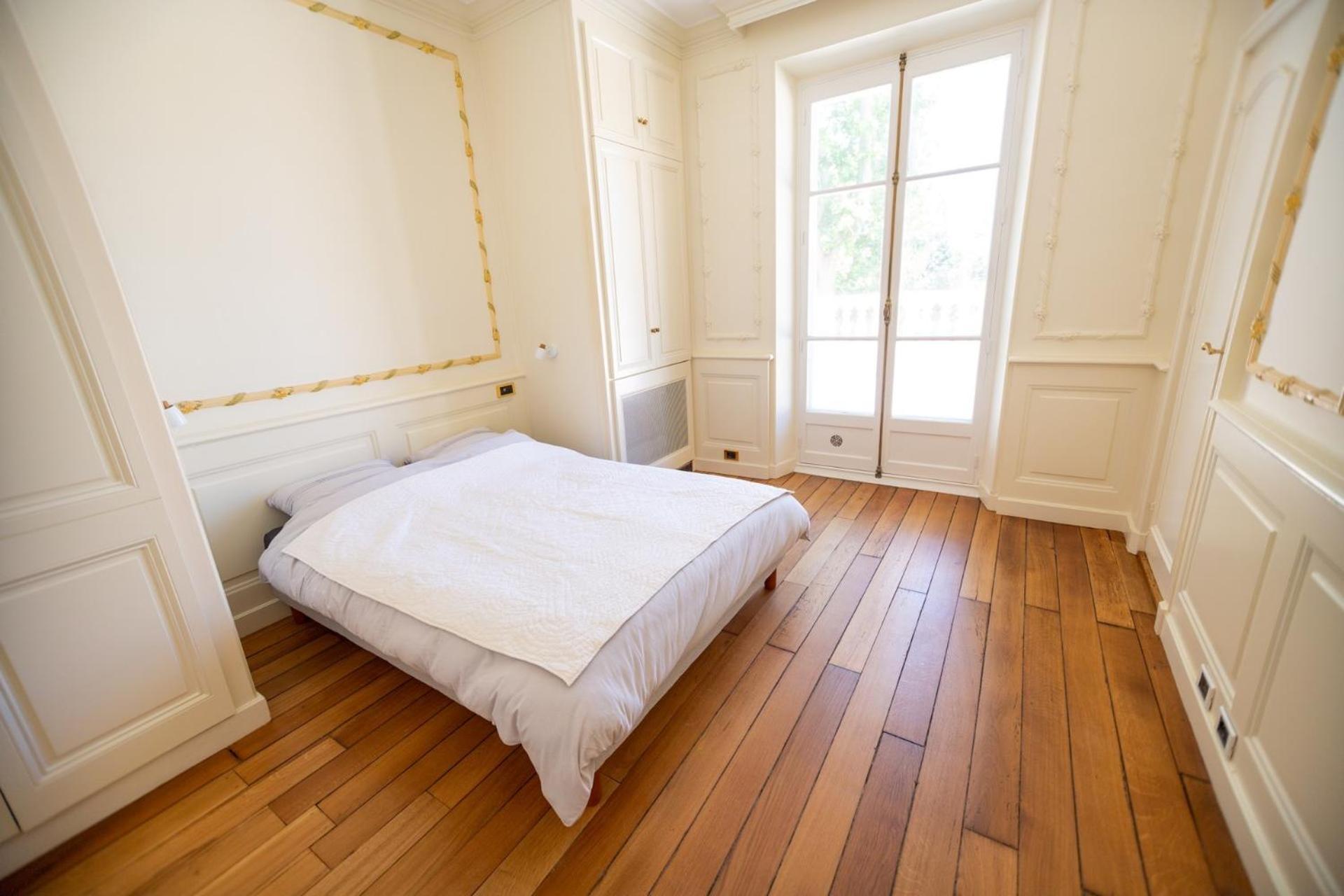 Les Frenes En Provence-Chateau Zen Avignon Room photo