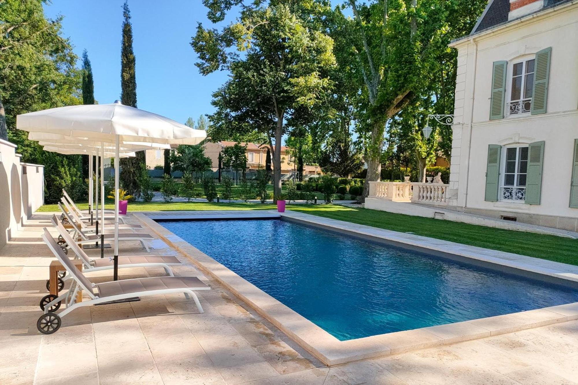 Les Frenes En Provence-Chateau Zen Avignon Exterior photo